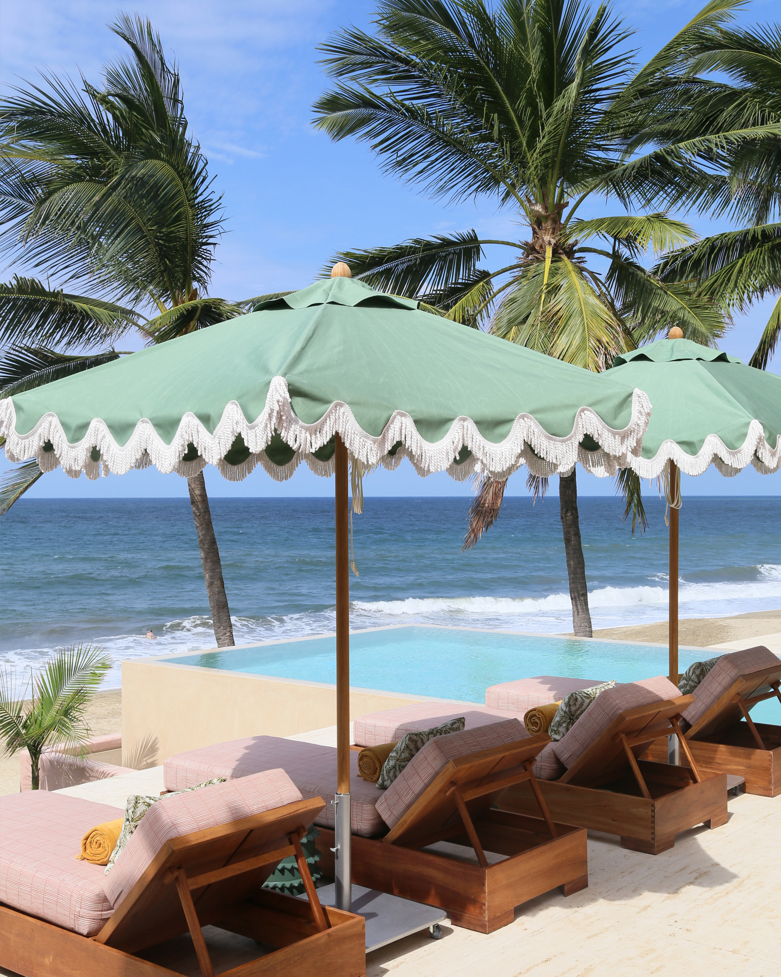 casa-rosada_villa_sayulita-mexico_exterior-beach-pool.jpg