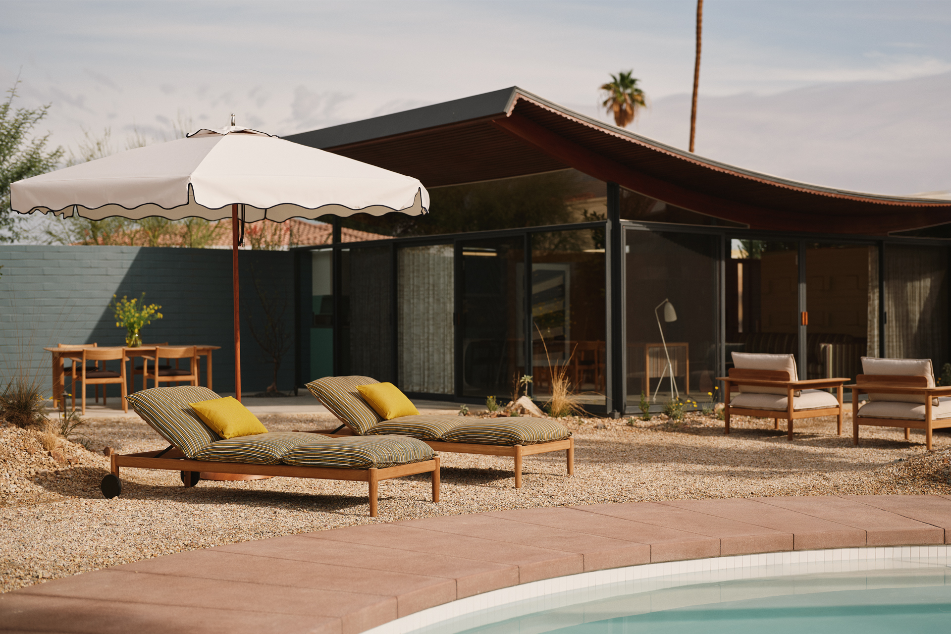 DWRXBoutique_house_Palm-Desert_California_pool.jpg